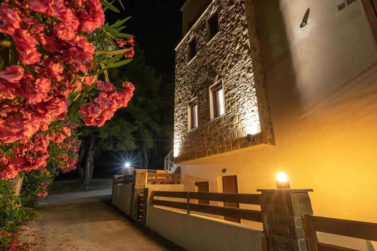 Νεφέλη-Σπίτι Ολόκληρο Για Αξέχαστες Διακοπές Στην Σιβηρη Apartman Szíviri Kültér fotó